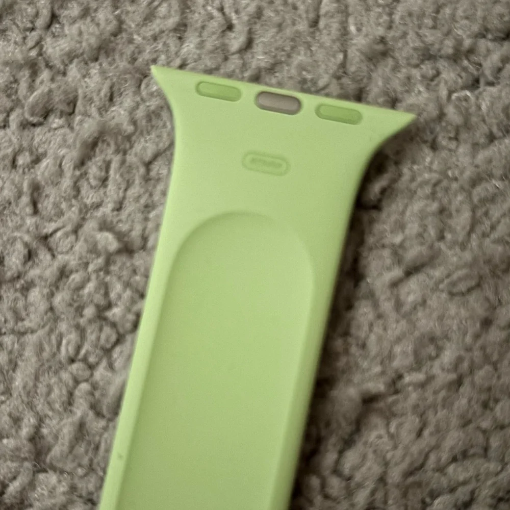 APPLE SOLO LOOP WATCH BAND — Size 8 — 40 MM — NORTHERN LIGHTS — LIKE NEW!